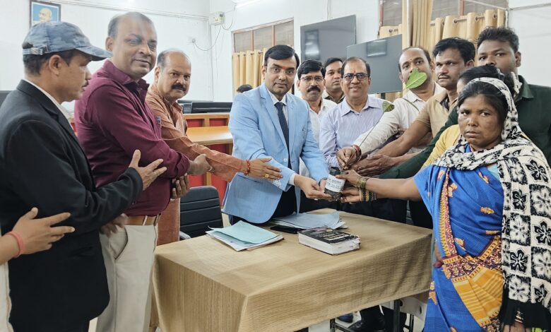 घरघोड़ा न्यायालय में लोक अदालत का सफल आयोजन, कई प्रकरणों का हुआ निपटारा